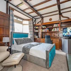 *rg9bc* For Your Relaxed & Cosy + Free Parking + Free Fast Wifi * Leeds (West Yorkshire)